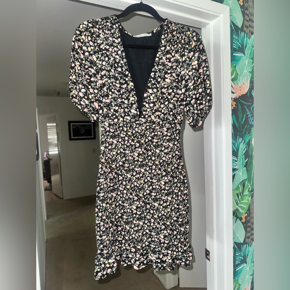 Abercrombie Black Floral V-Neck Women's Dress with Pink & Cream Blossoms